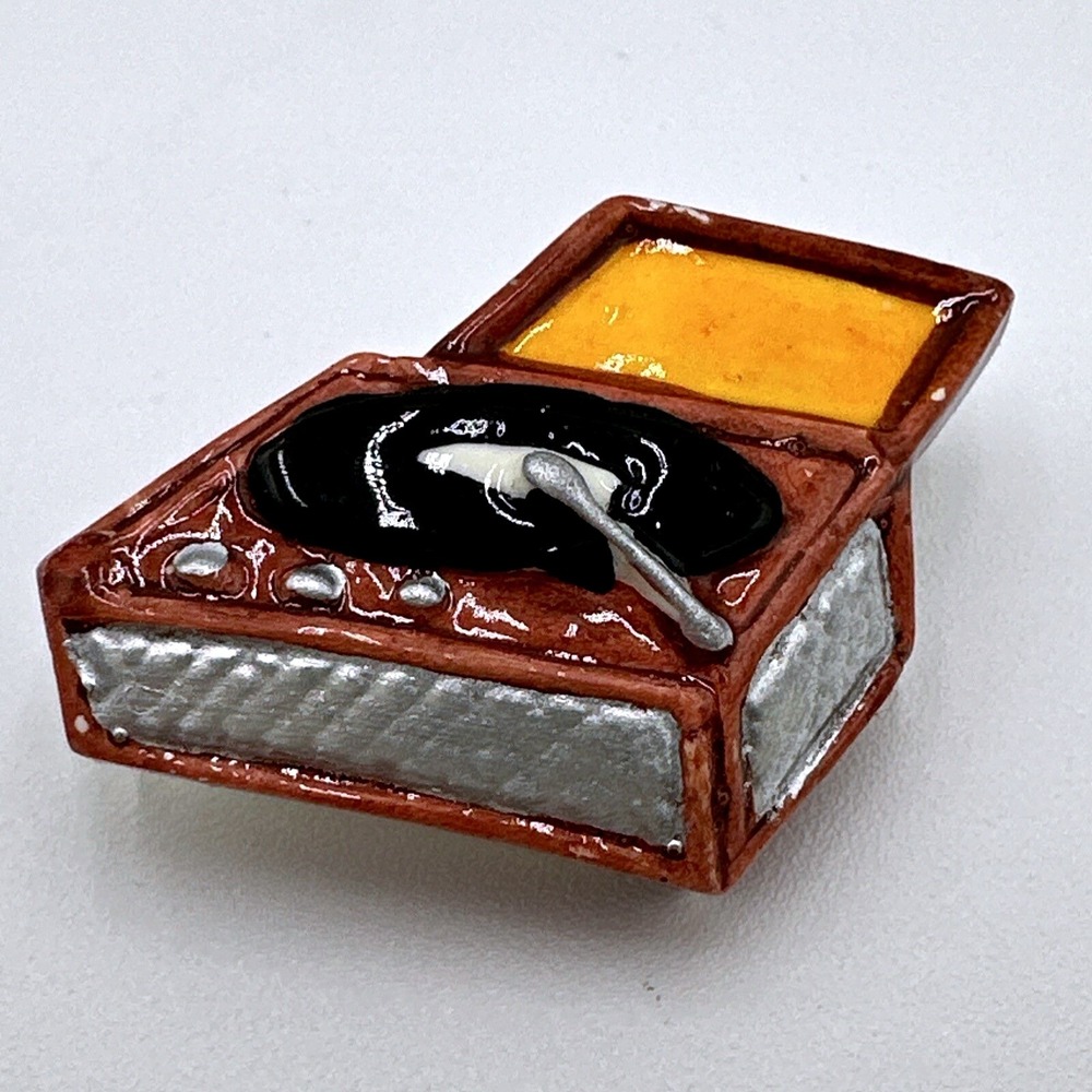 Record Player Pin Brooch Retro Music Lover Gift Lapel Pin